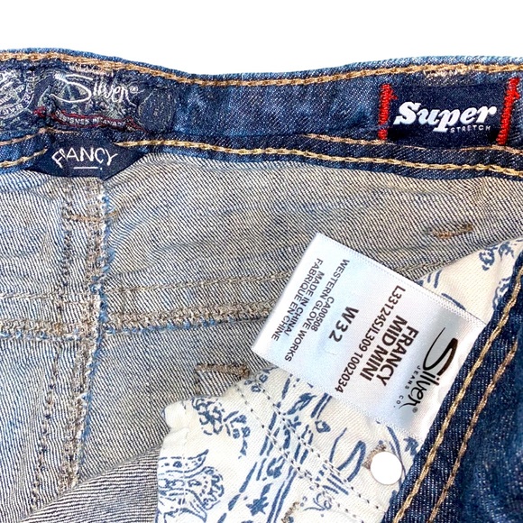 Silver designer francy mid mini skirt waist 32” - Picture 4 of 4